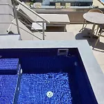 Sea Breeze Santorini Resort, Curio By Hilton Semesteranläggning (resort) Agios Georgios (Santorini)