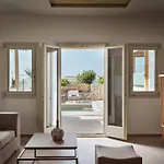 Sea Breeze Santorini Resort, Curio By Hilton Resort Agios Georgios (Santorini)
