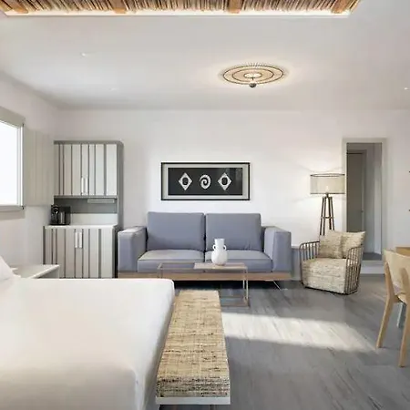 Semesteranläggning (resort) Sea Breeze Santorini Resort, Curio Collection By Hilton 5*