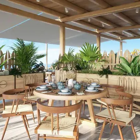 Sea Breeze Santorini Resort, Curio By Hilton Agios Georgios (Santorini)