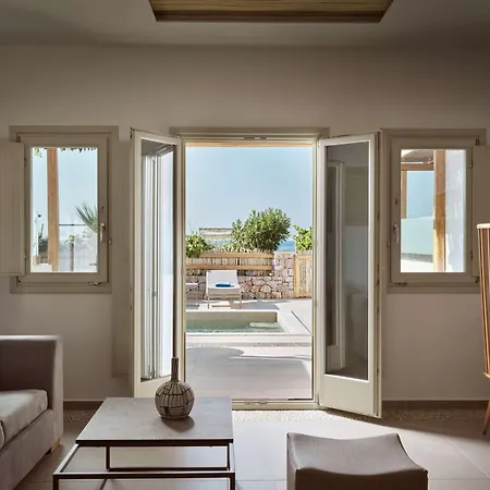 Sea Breeze Santorini Resort, Curio By Hilton Feriested Agios Georgios (Santorini)