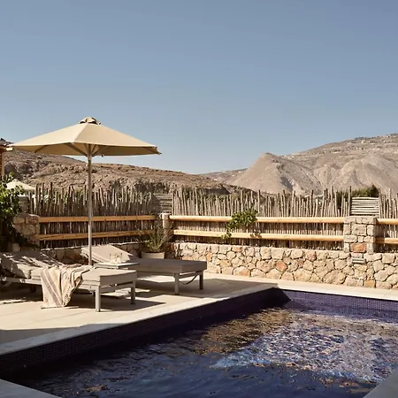 Feriested Sea Breeze Santorini Resort, Curio By Hilton Agios Georgios (Santorini)