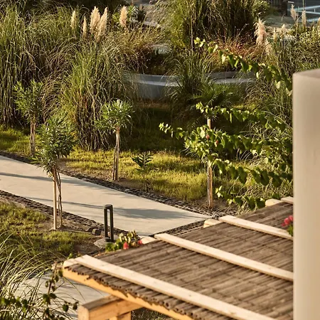 Semesteranläggning (resort) Sea Breeze Santorini Resort, Curio Collection By Hilton 5*