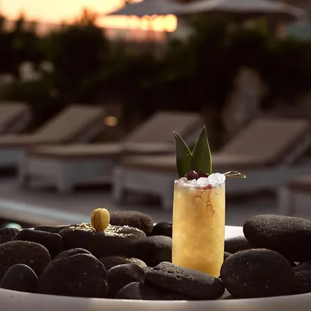 Sea Breeze Santorini Resort, Curio Collection By Hilton Semesteranläggning (resort)