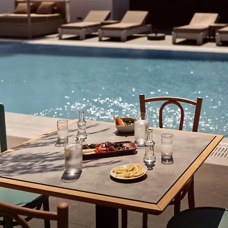 Semesteranläggning (resort) Sea Breeze Santorini Resort, Curio Collection By Hilton
