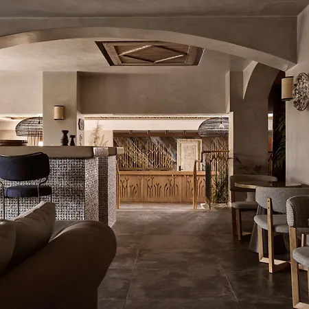 Sea Breeze Santorini Resort, Curio Collection By Hilton Semesteranläggning (resort) 5*