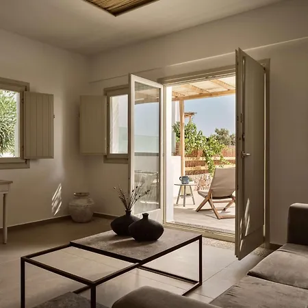 Sea Breeze Santorini Resort, Curio Collection By Hilton 5* Agios Georgios (Santorini)