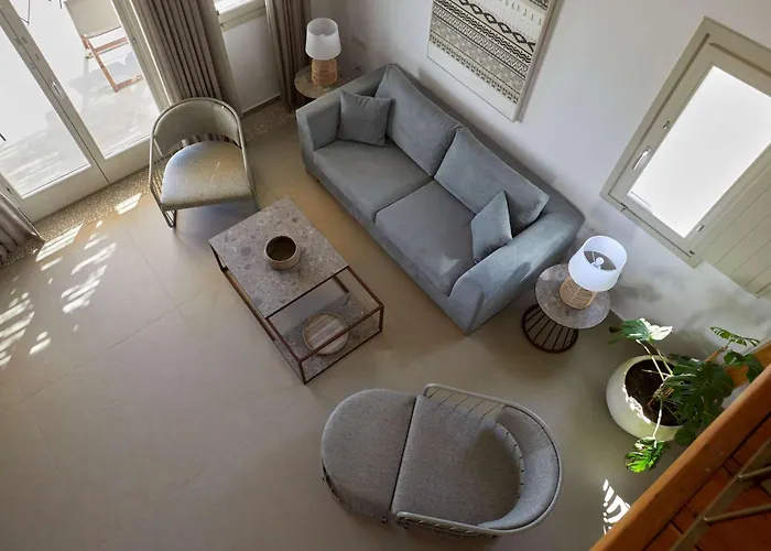 Sea Breeze Santorini Resort, Curio By Hilton 度假村 5*