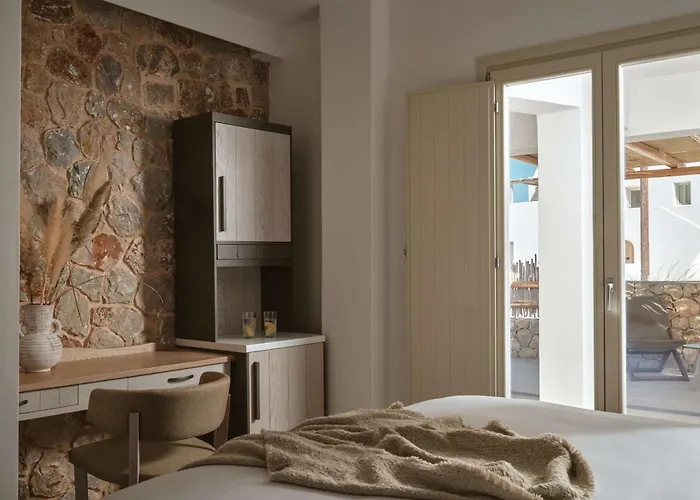 度假村 Sea Breeze Santorini Resort, Curio By Hilton 5*