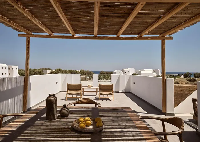 Sea Breeze Santorini Resort, Curio By Hilton 度假村 5*