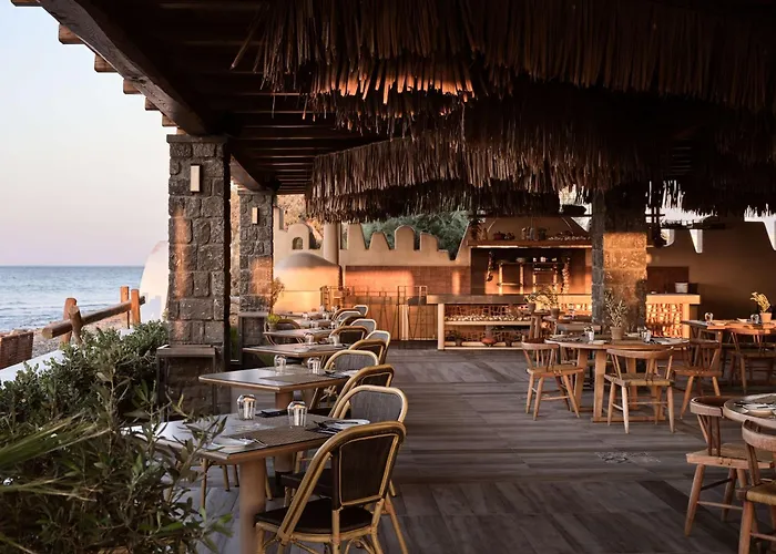 Sea Breeze Santorini Resort, Curio By Hilton 5*