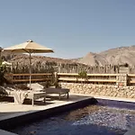 Üdülőközpont Sea Breeze Santorini Resort, Curio By Hilton Agios Georgios (Santorini)