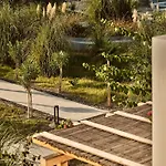 度假村 Sea Breeze Santorini Resort, Curio By Hilton 5*