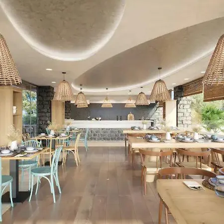 Ośrodek wypoczynkowy Sea Breeze Santorini Resort, Curio By Hilton 5*