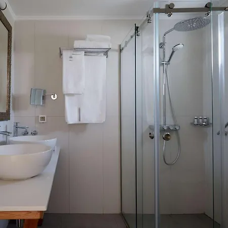 Sea Breeze Santorini Resort, Curio By Hilton Ośrodek wypoczynkowy Agios Georgios (Santorini)