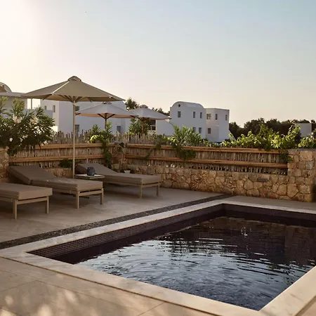 Sea Breeze Santorini Resort, Curio By Hilton 5*