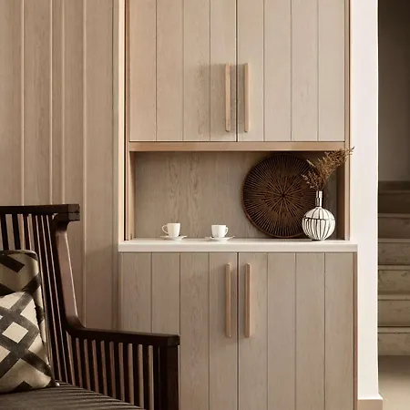 Ośrodek wypoczynkowy Sea Breeze Santorini Resort, Curio By Hilton