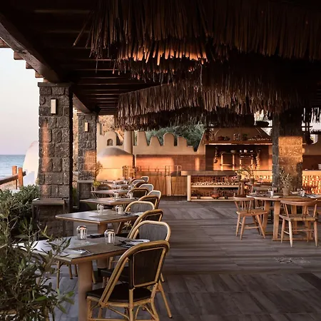 Sea Breeze Santorini Resort, Curio By Hilton 5*