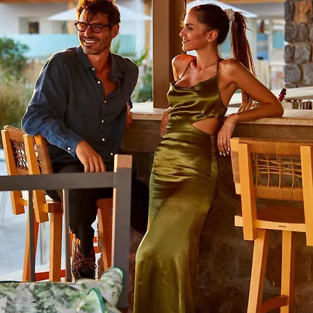 Sea Breeze Santorini Resort, Curio By Hilton 度假村