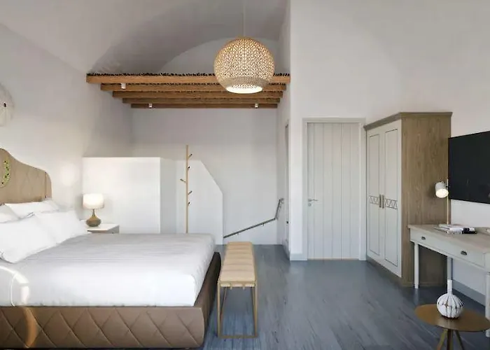 Resort Sea Breeze Santorini Resort, Curio By Hilton 5*