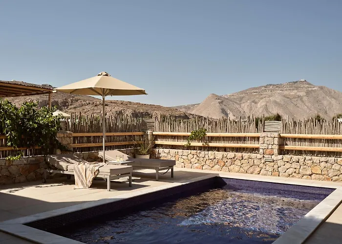 منتجع Sea Breeze Santorini Resort, Curio By Hilton Agios Georgios (Santorini)