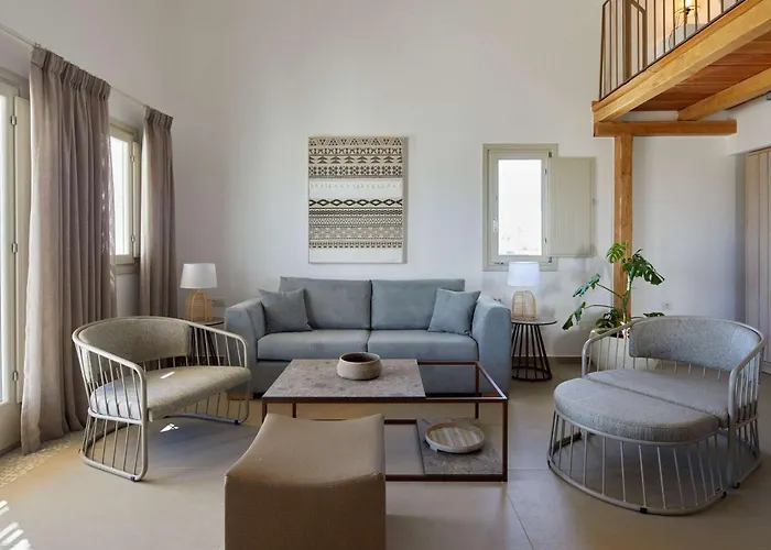 Sea Breeze Santorini Resort, Curio By Hilton منتجع