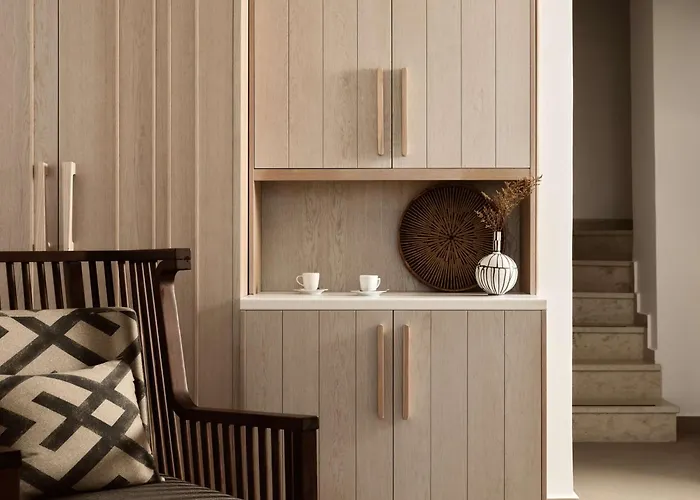 منتجع Sea Breeze Santorini Resort, Curio By Hilton