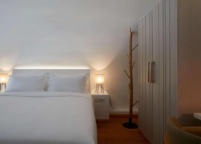 Sea Breeze Santorini Resort, Curio By Hilton 5*