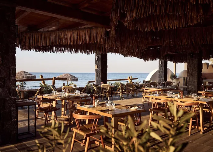 Sea Breeze Santorini Resort, Curio By Hilton Agios Georgios (Santorini)