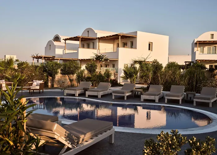 Sea Breeze Santorini Resort, Curio By Hilton منتجع 5*
