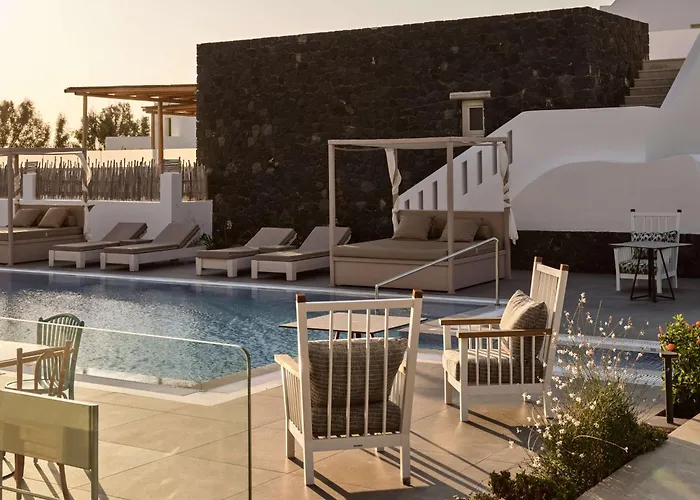 Sea Breeze Santorini Resort, Curio By Hilton منتجع Agios Georgios (Santorini)