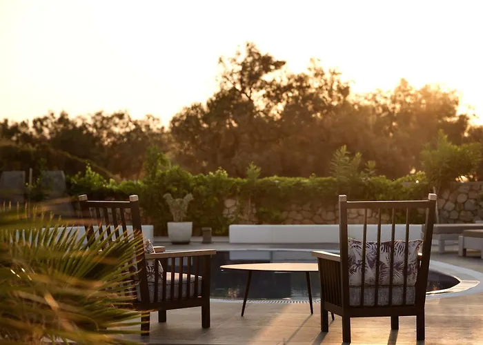 Resort Sea Breeze Santorini Resort, Curio By Hilton Agios Georgios (Santorini)