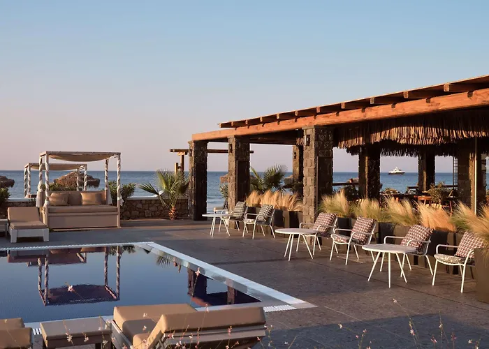 Resort Sea Breeze Santorini Resort, Curio By Hilton Agios Georgios (Santorini)