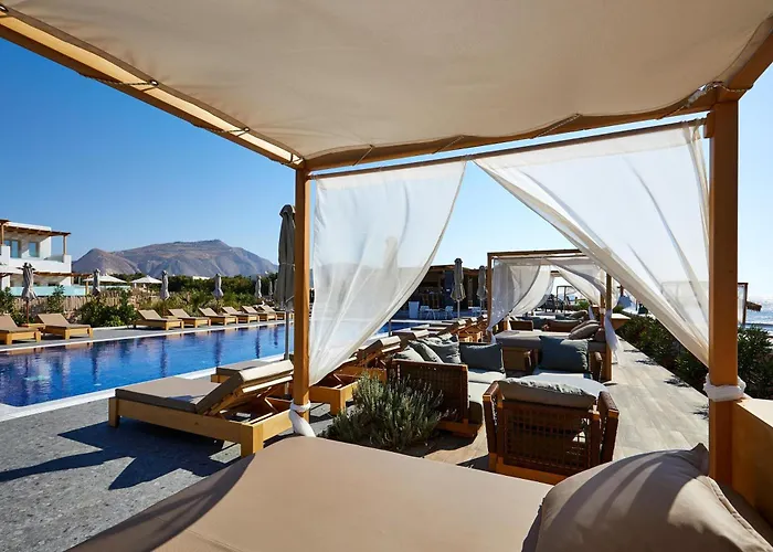 Sea Breeze Santorini Resort, Curio By Hilton Agios Georgios (Santorini)